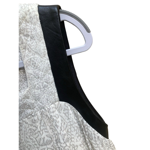 MORGAN CARPER Anthropologie Gray/White IKAT Loose Shift Dress Leather Trim Sz M - Picture 5 of 9